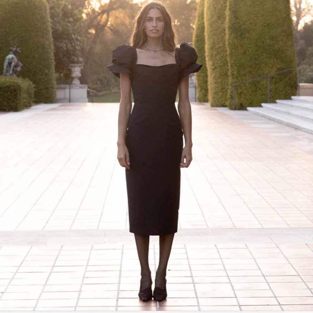 Damaris Bailey Rose en Negro Dress